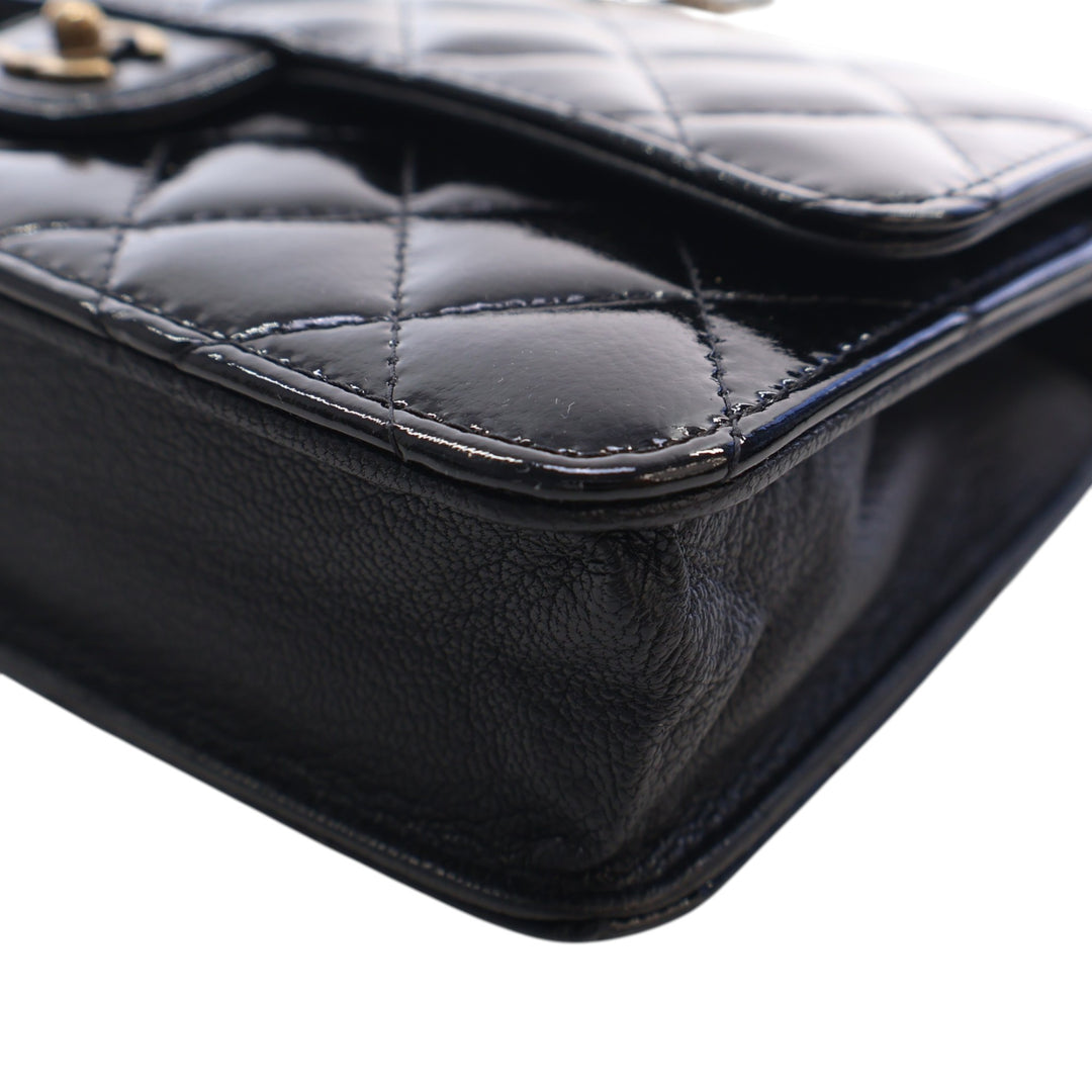 Chanel Matelassé Cuir verni et Cuir de chèvre CC Œillets Wallet on Chain