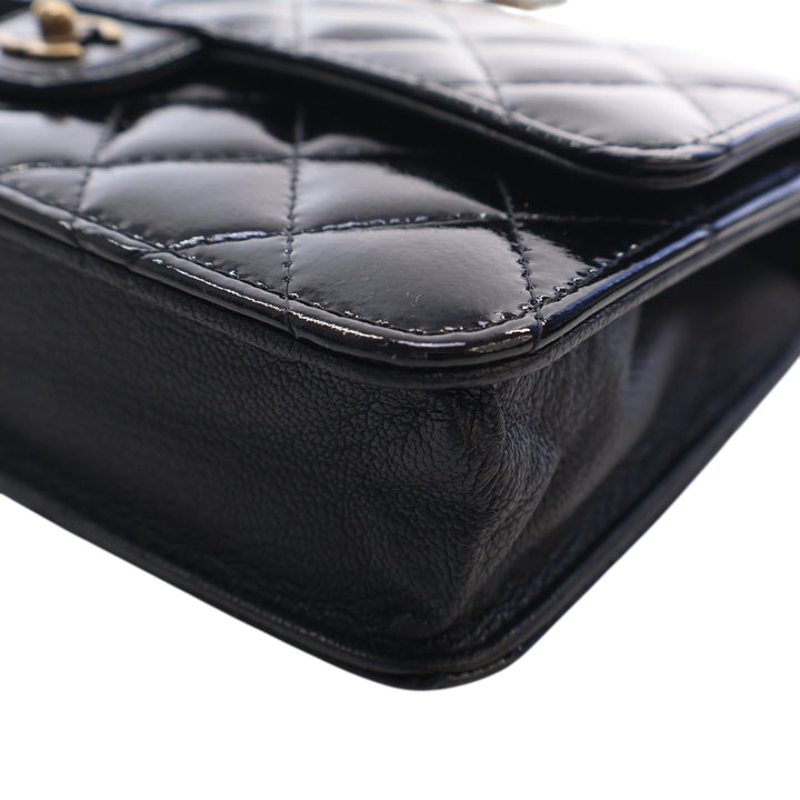Chanel Matelassé Cuir verni et Cuir de chèvre CC Œillets Wallet on Chain