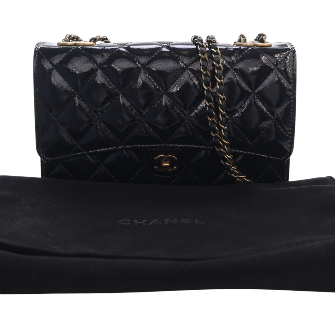 Chanel Matelassé Cuir verni et Cuir de chèvre CC Œillets Wallet on Chain