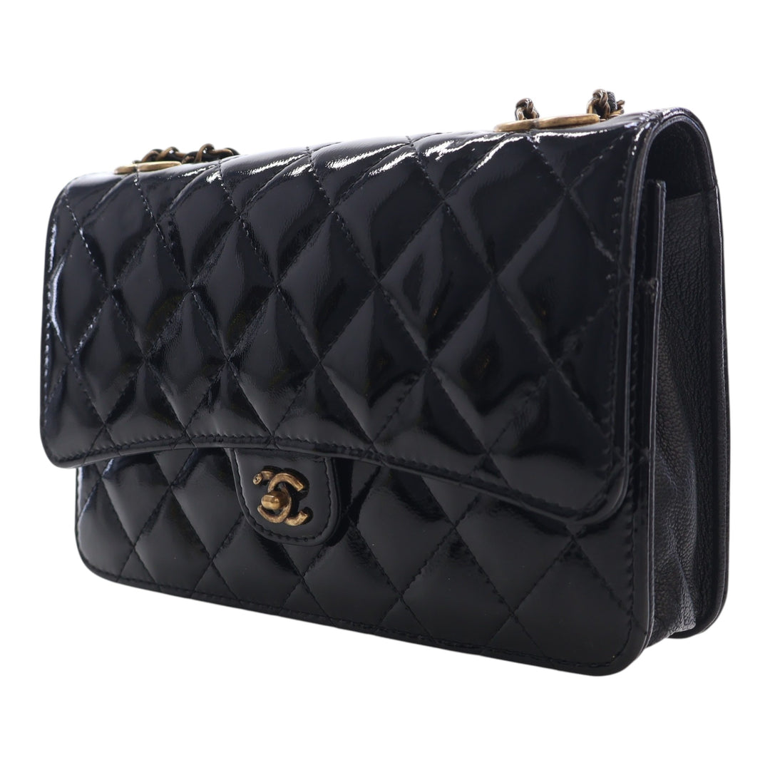 Chanel Matelassé Cuir verni et Cuir de chèvre CC Œillets Wallet on Chain