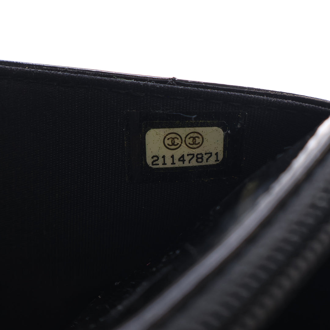 Chanel Matelassé Cuir verni et Cuir de chèvre CC Œillets Wallet on Chain