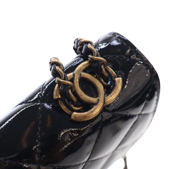 Chanel Matelassé Cuir verni et Cuir de chèvre CC Œillets Wallet on Chain