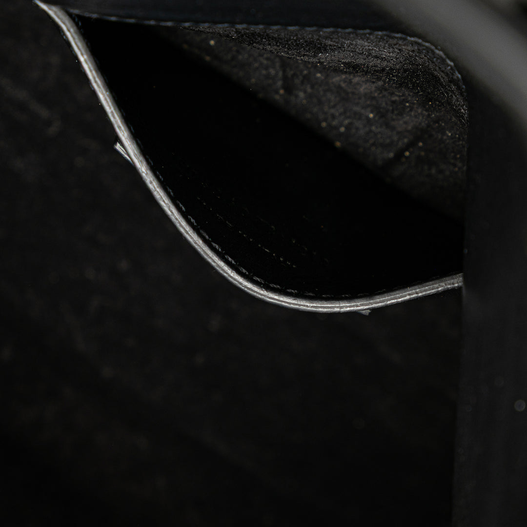 Saint Laurent Medium Smooth Cuir de veau Classic Monogram Kate Pompon Sac porté croisé – GABY PARIS Authentique