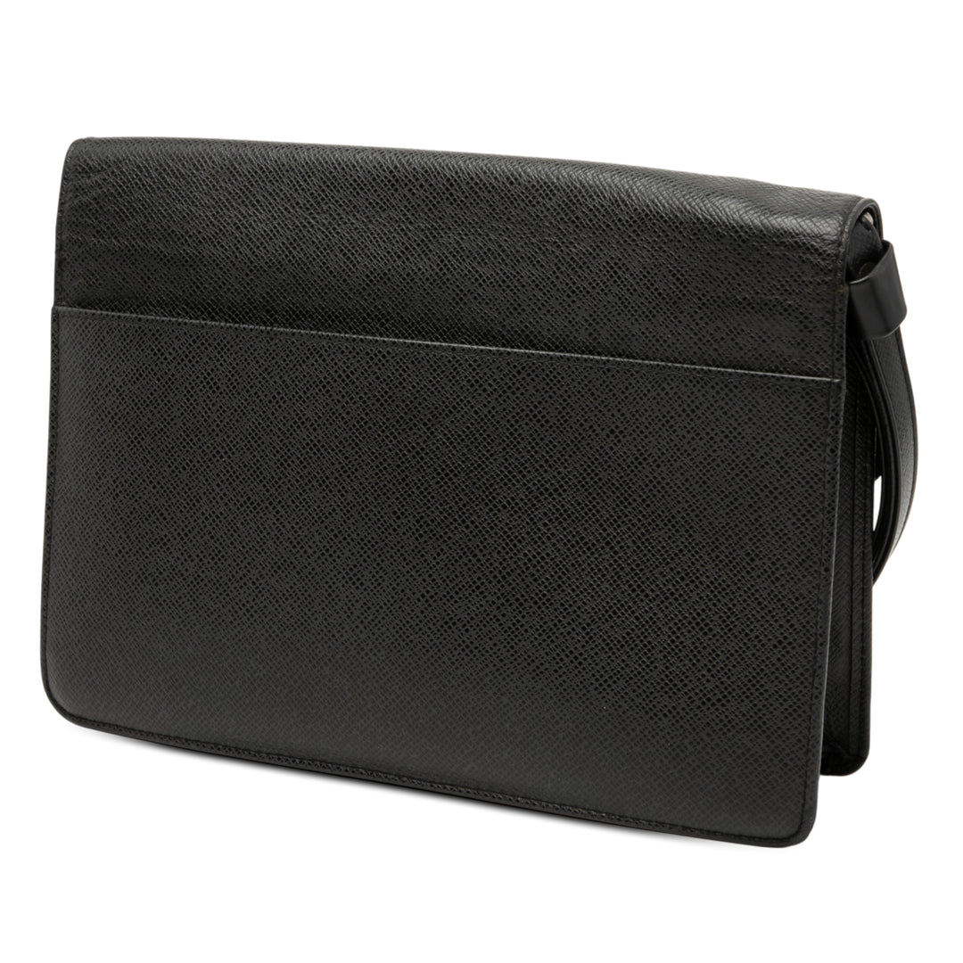 Louis Vuitton Taiga Selenga Cuir