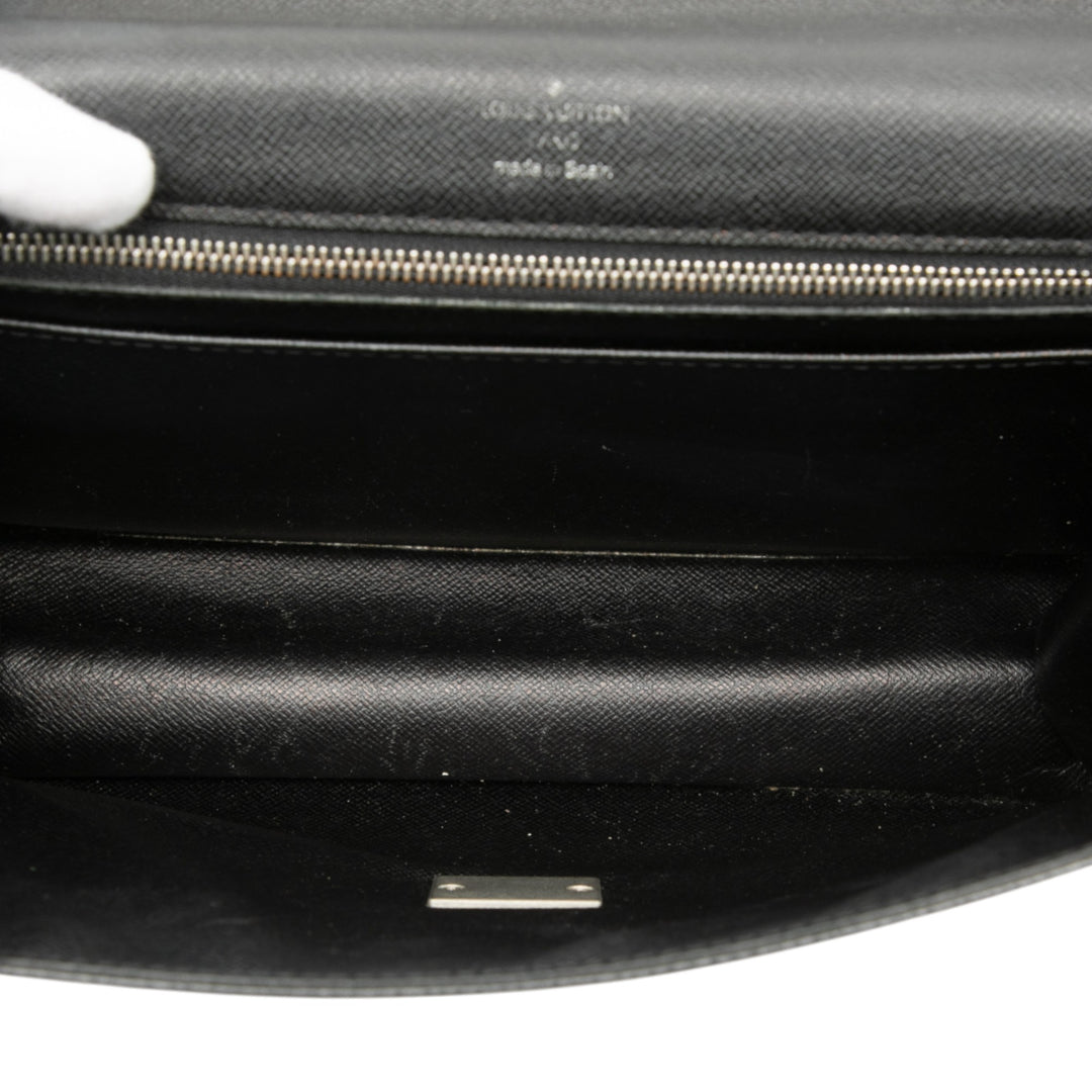 Louis Vuitton Taiga Selenga Cuir