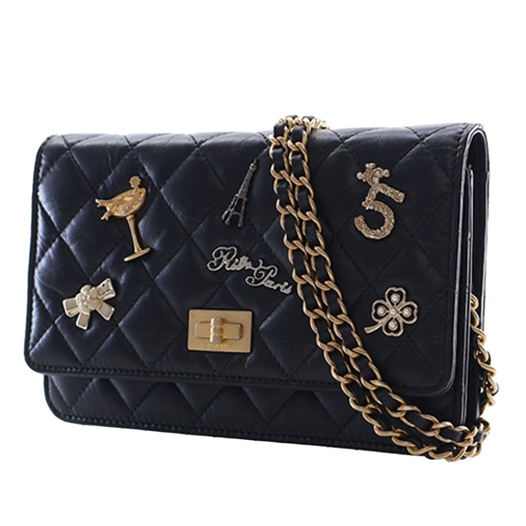 Chanel Matelassé vieilli Cuir de veau Reissue 2.55 Lucky Charms Wallet on Chain
