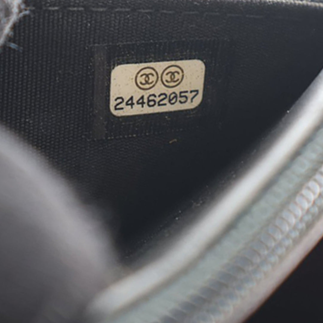 Chanel Matelassé vieilli Cuir de veau Reissue 2.55 Lucky Charms Wallet on Chain