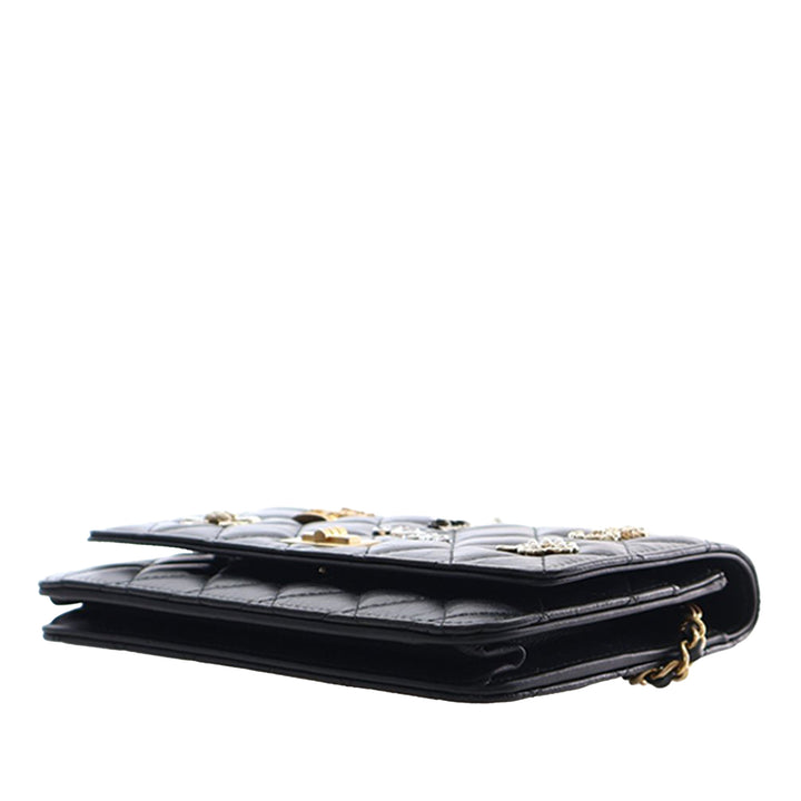 Chanel Matelassé vieilli Cuir de veau Reissue 2.55 Lucky Charms Wallet on Chain