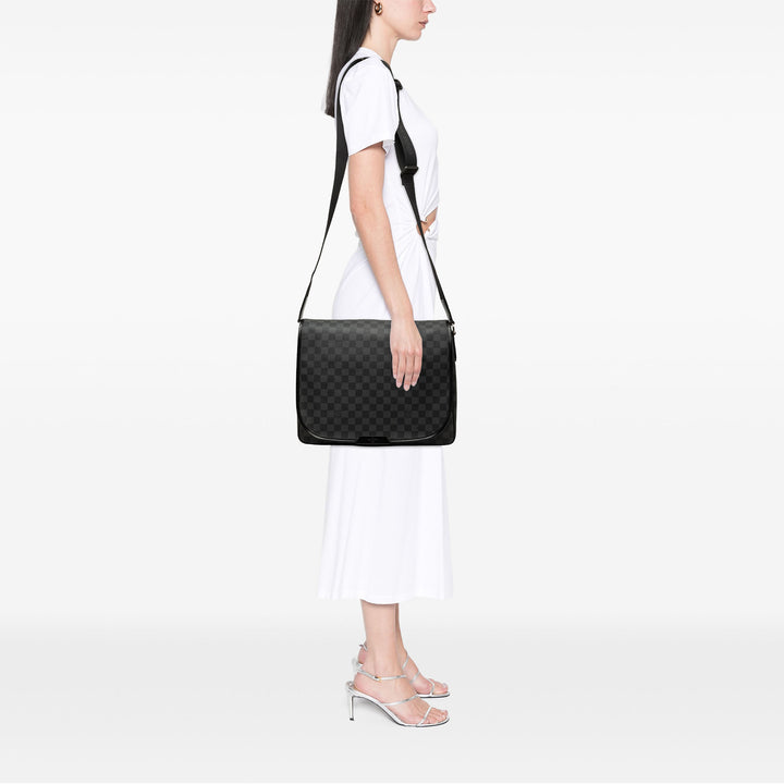 Louis Vuitton Daniel GM Damier Graphite Noir – vue 6 – GABY PARIS