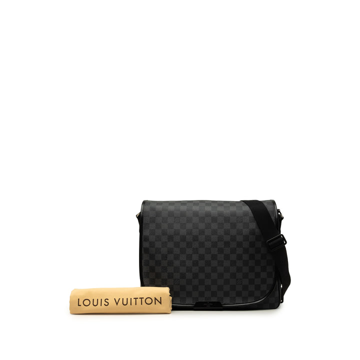 Louis Vuitton Daniel GM Damier Graphite Noir – vue 7 – GABY PARIS