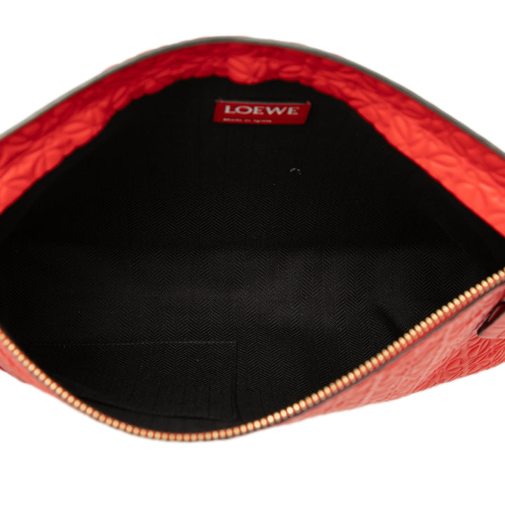 LOEWE embossé Anagram Repeat T Pochette Cuir de veau