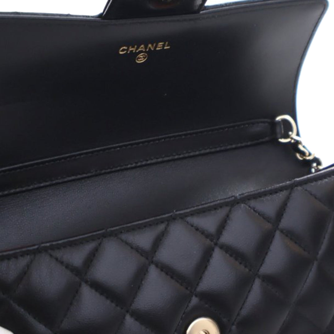 Chanel Matelassé Cuir d’agneau Classic Glasses Étui on Chain