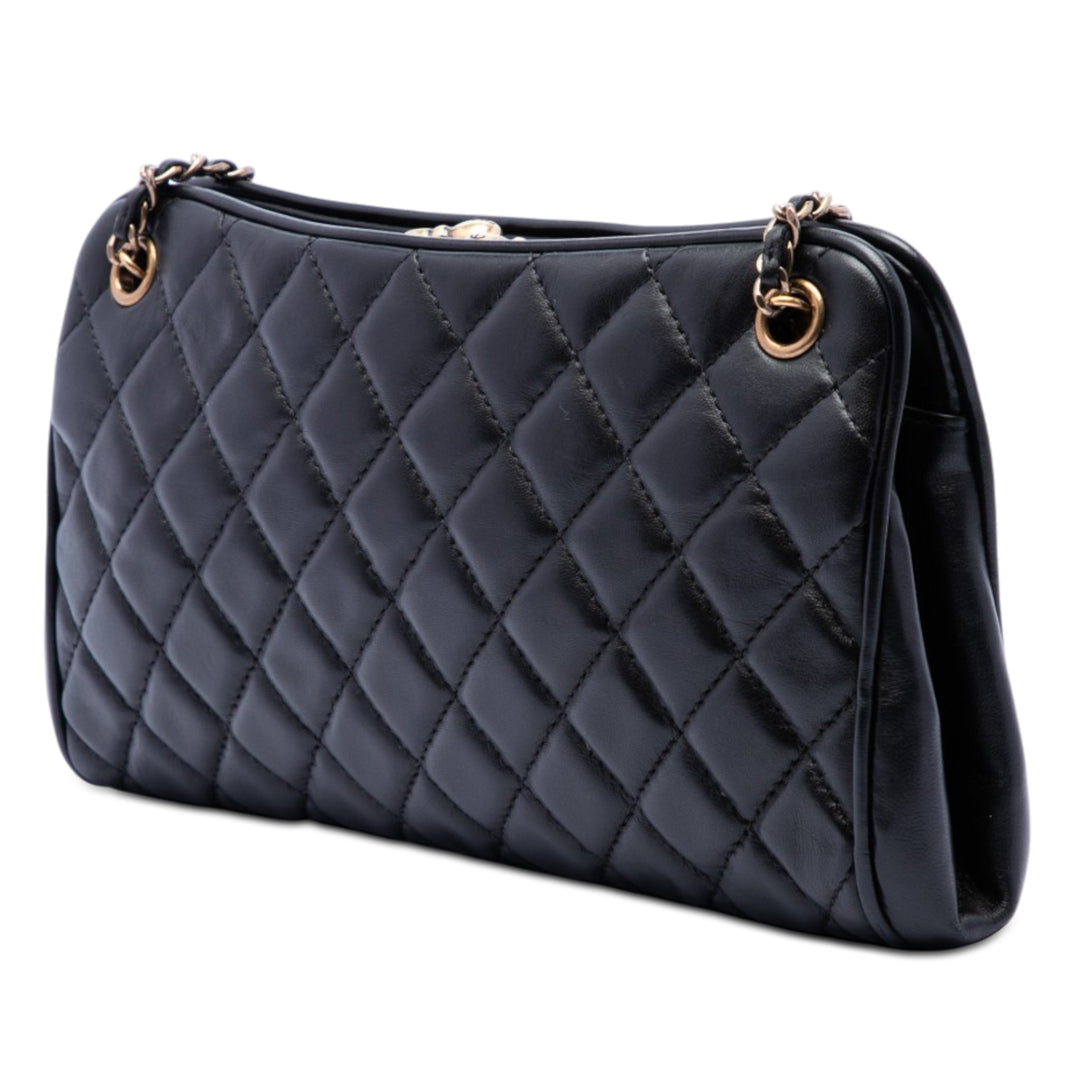 Chanel Matelassé Cuir d’agneau Kiss Lock Sac bandoulière