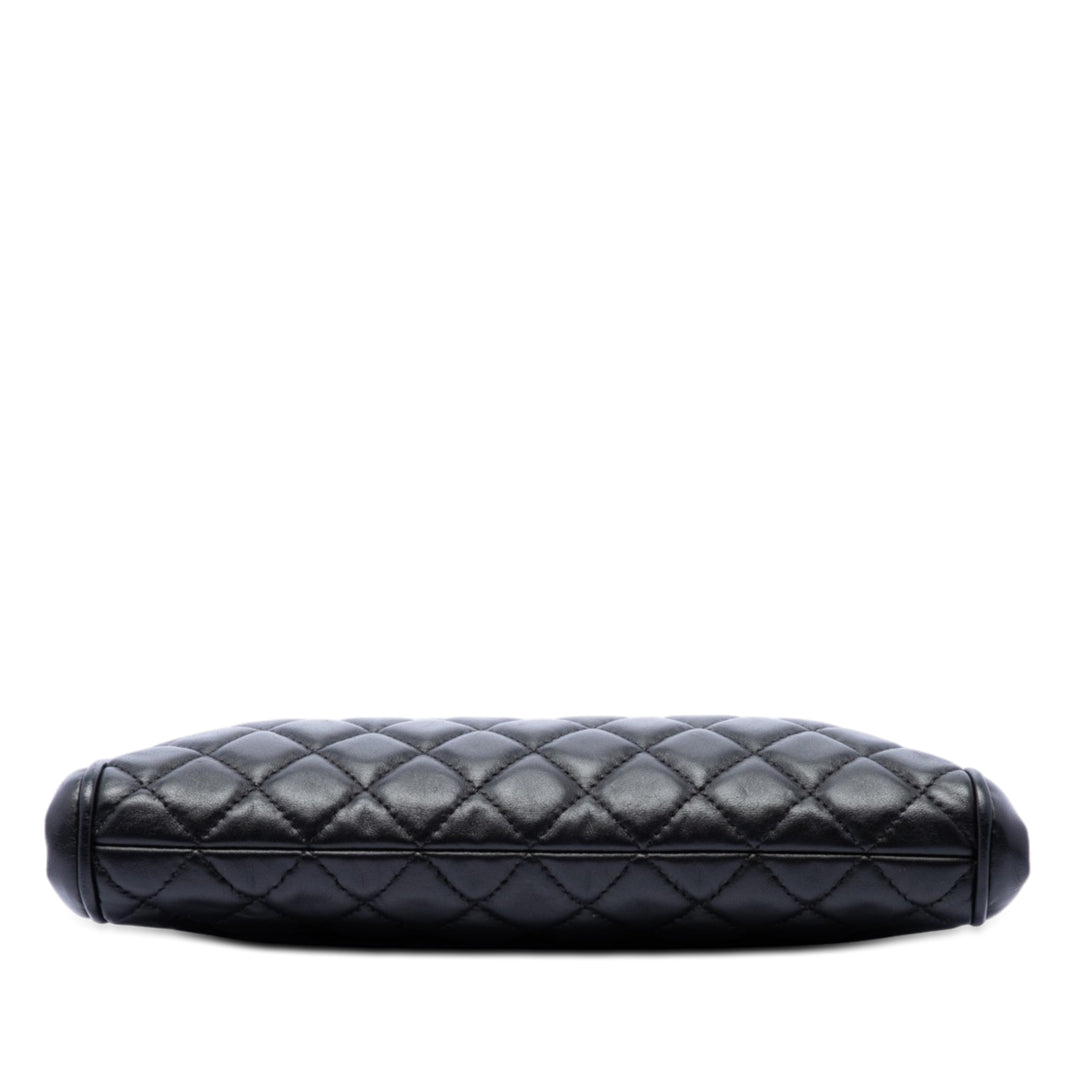 Chanel Matelassé Cuir d’agneau Kiss Lock Sac bandoulière