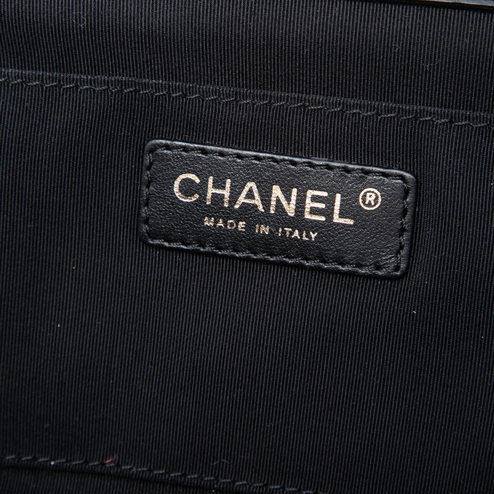 Chanel Matelassé Cuir d’agneau Kiss Lock Sac bandoulière