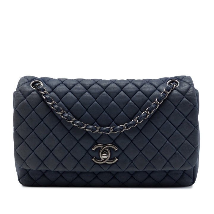 Chanel Matelassé Irisé New Bubble à rabat Grand Cuir de veau Bleu – vue principale – GABY PARIS