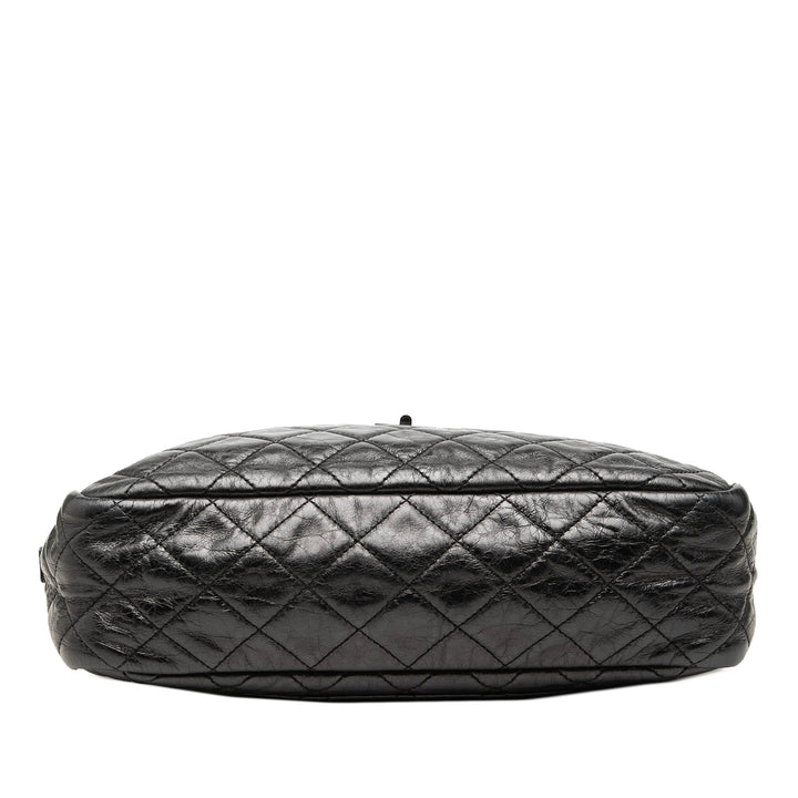 Chanel Reissue 2.55 Matelassé vieilli Sac caméra Moyen Cuir de veau Noir – vue 3 – GABY PARIS