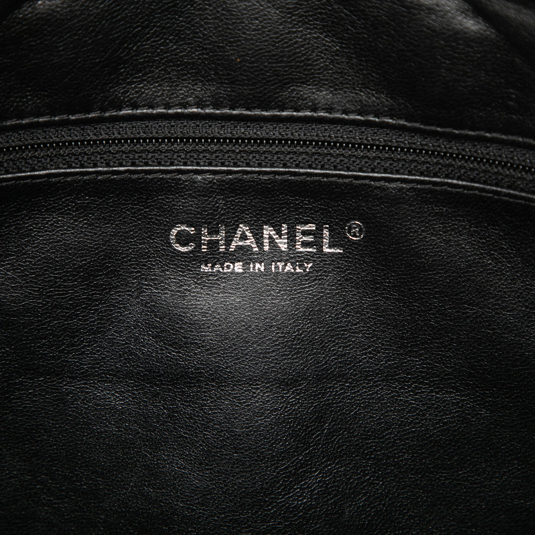 Chanel Reissue 2.55 Matelassé vieilli Sac caméra Moyen Cuir de veau Noir – vue 5 – GABY PARIS