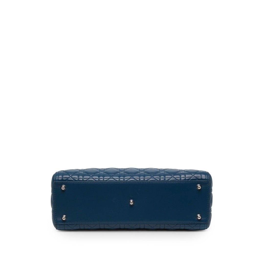 Dior Sac à main Lady Dior Cannage Grand Cuir d'agneau Bleu – vue 3 – GABY PARIS