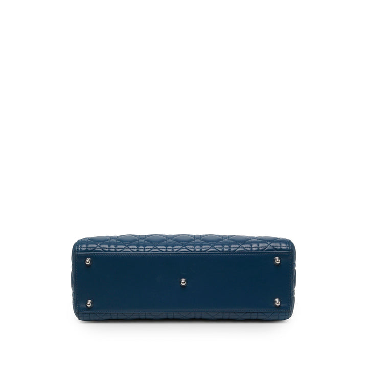 Dior Sac à main Lady Dior Cannage Grand Cuir d'agneau Bleu – vue 3 – GABY PARIS