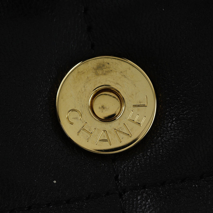 Chanel Mini CC Chocolate Bar Cuir d’agneau Camellia à rabat