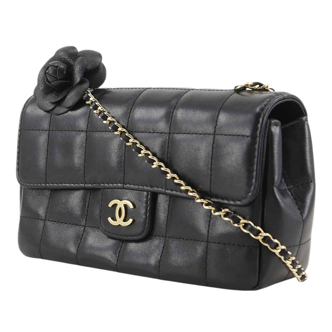 Chanel Mini CC Chocolate Bar Cuir d’agneau Camellia à rabat