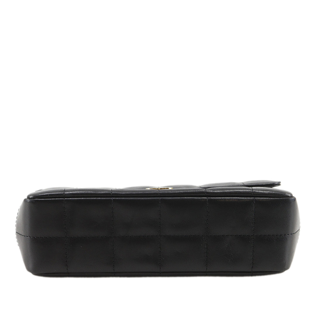 Chanel Mini CC Chocolate Bar Cuir d’agneau Camellia à rabat