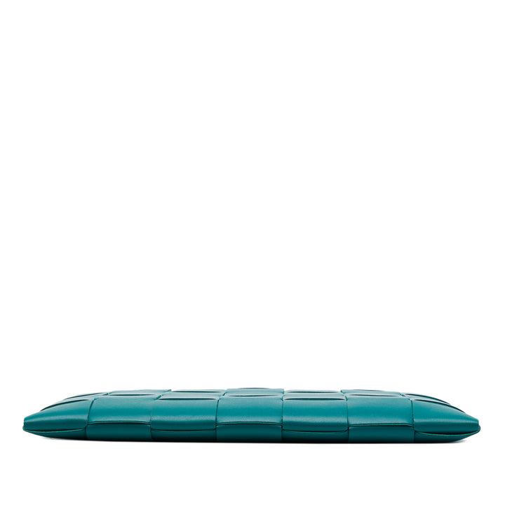 Bottega Veneta Pochette Intrecciato Cassette Plat nappa Maxi Bleu – vue 3 – GABY PARIS