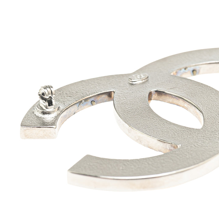 Chanel Émail et plaqué CC Broche – GABY PARIS Authentique