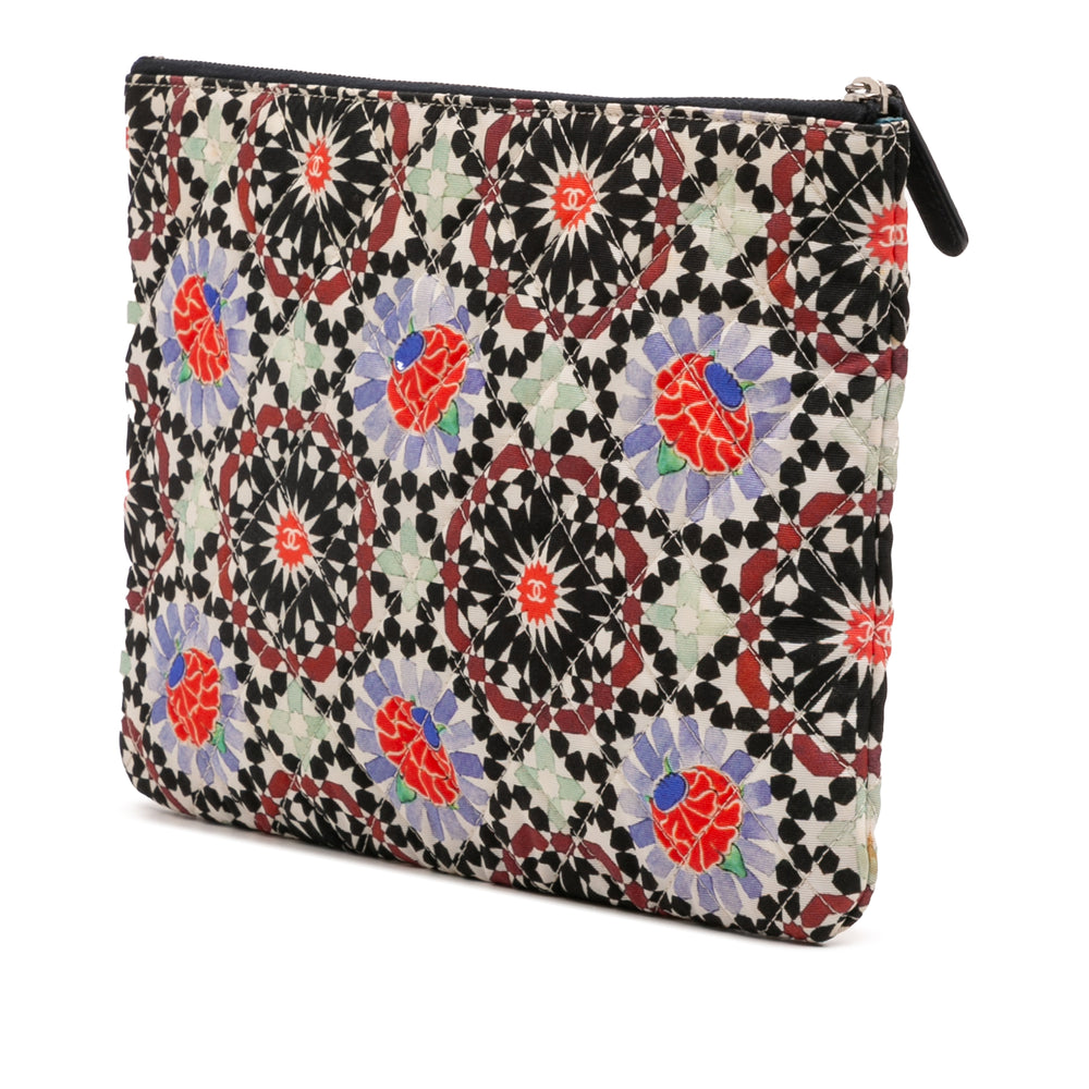 Chanel Paris Dubai Medium Printed Toile Cosmetic Case Blanc – GABY PARIS Authentique