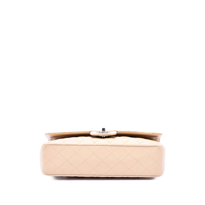 Chanel Classic Double rabat Moyen Cuir caviar Beige – vue 3 – GABY PARIS