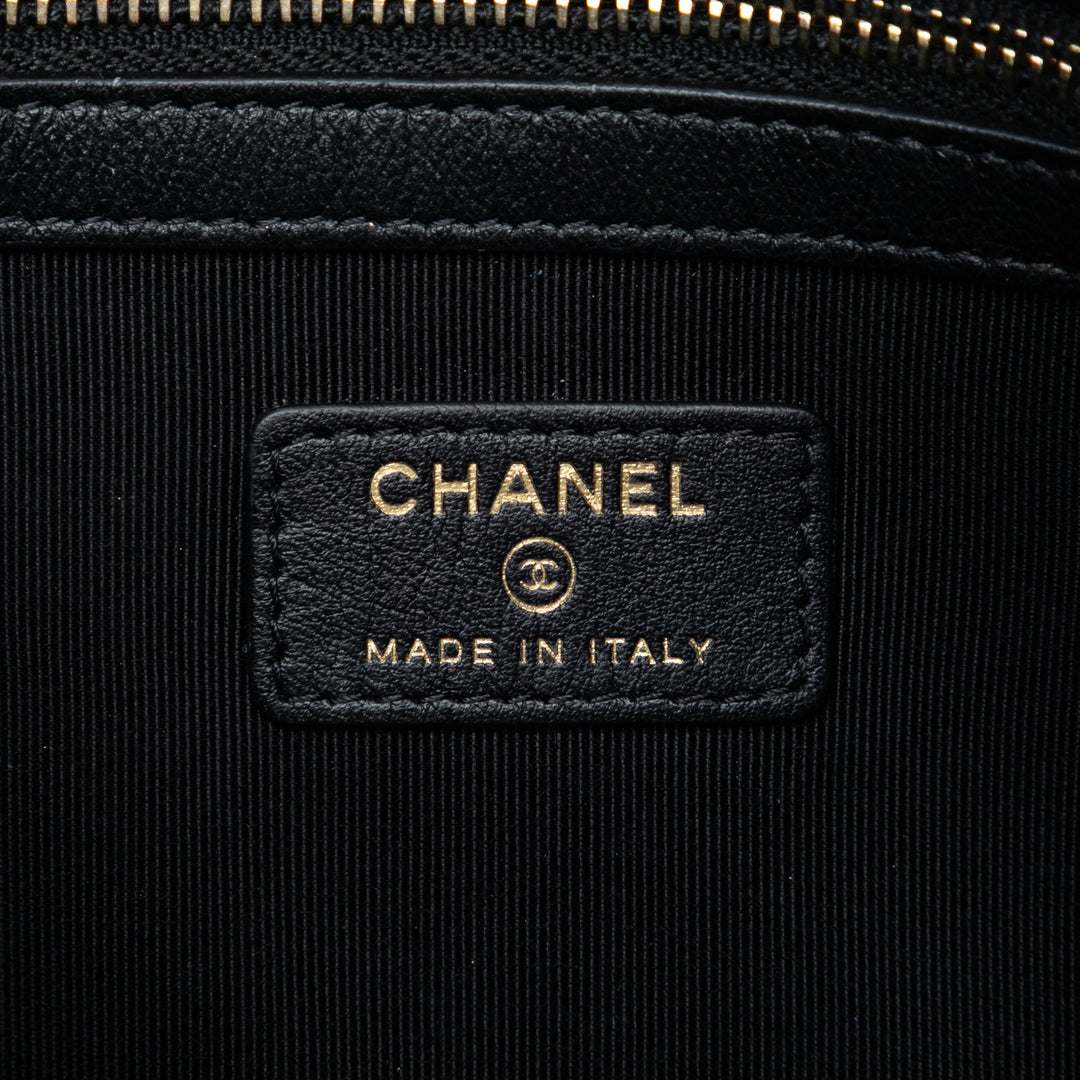 Chanel Medium Croc embossé Cuir de veau Mademoiselle Gabrielle Signature Pochette