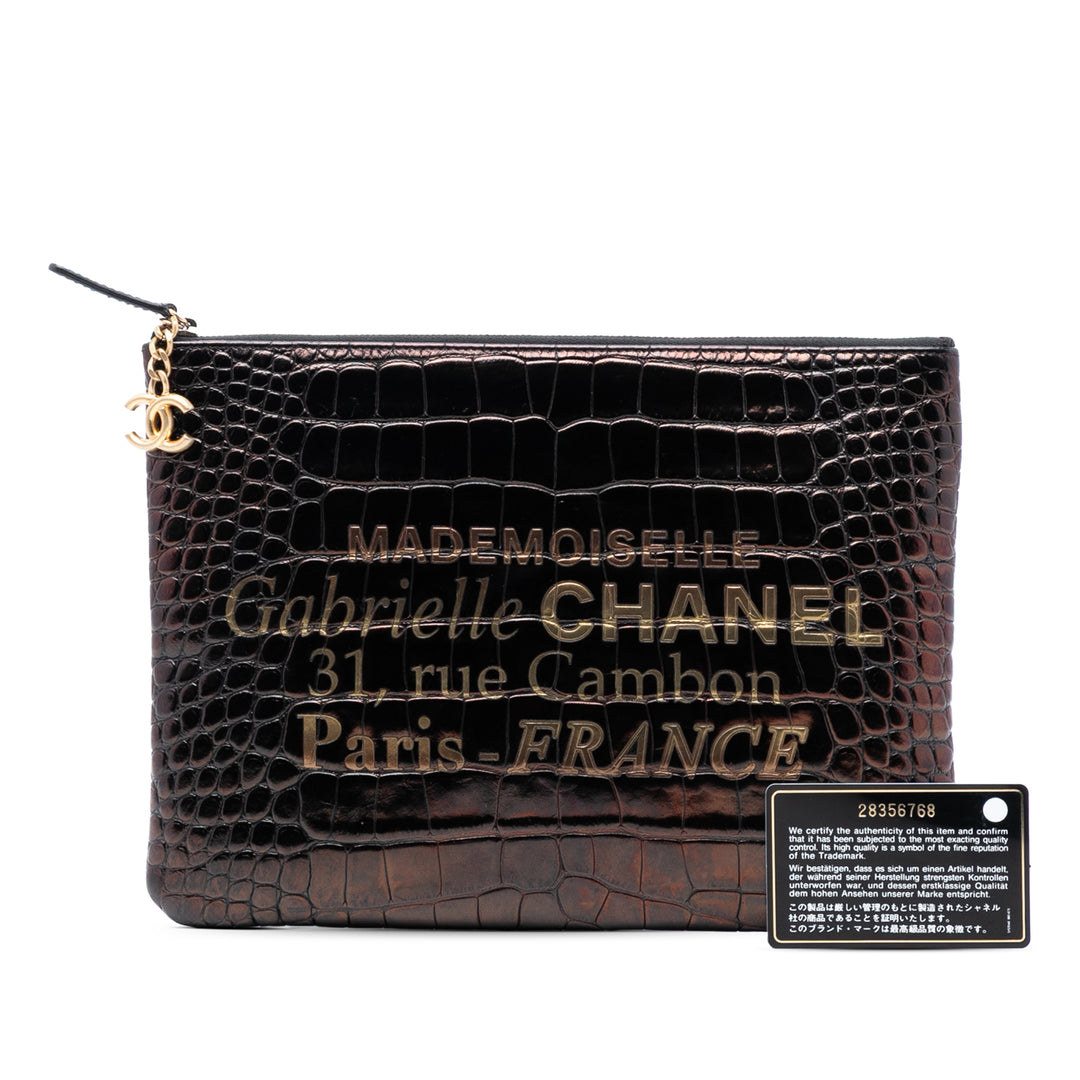 Chanel Medium Croc embossé Cuir de veau Mademoiselle Gabrielle Signature Pochette