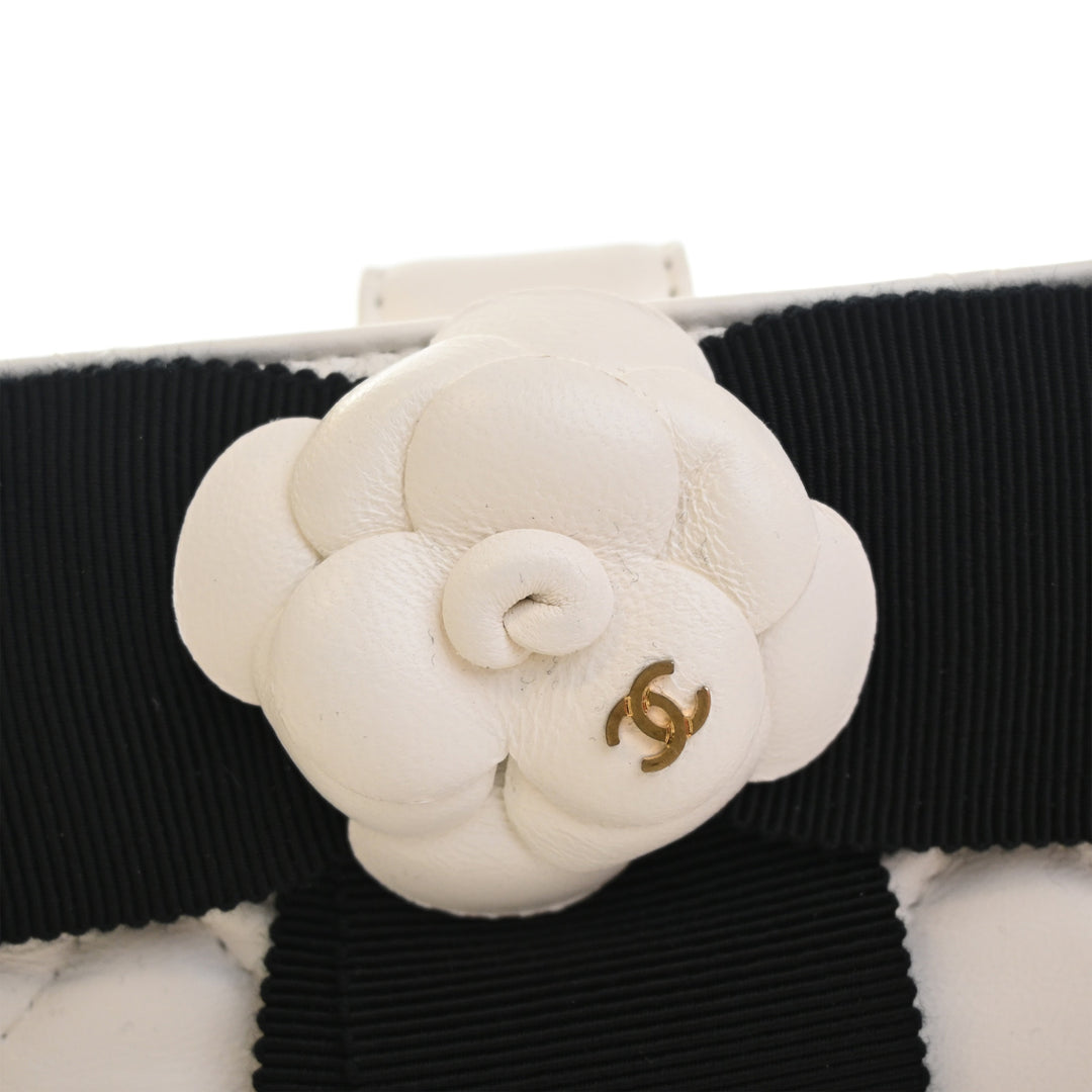Chanel Mini Cuir d’agneau Rond Camellia Pochette