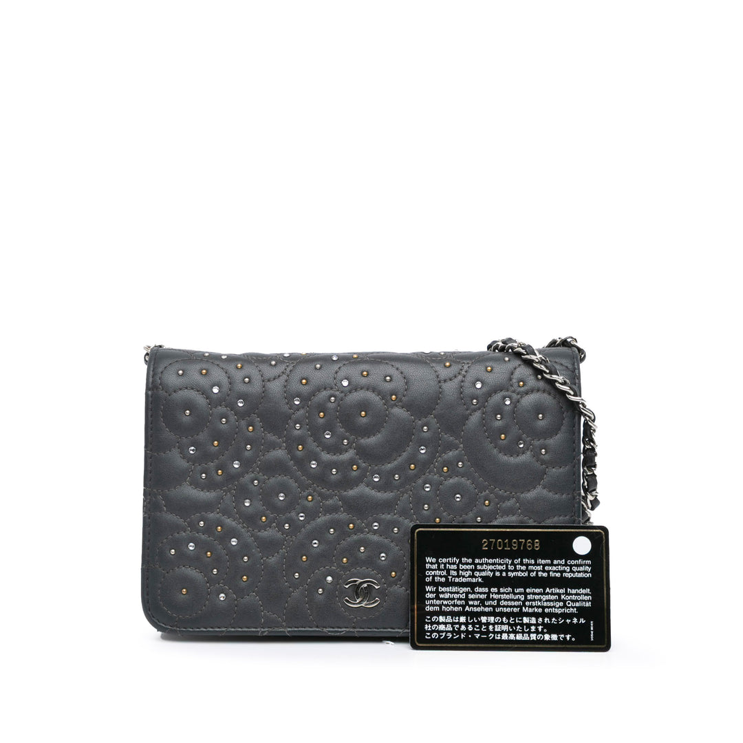 Chanel CC clouté Camellia Wallet on Chain Cuir d'agneau