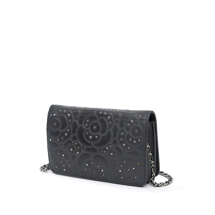 Chanel CC clouté Camellia Wallet on Chain Cuir d'agneau