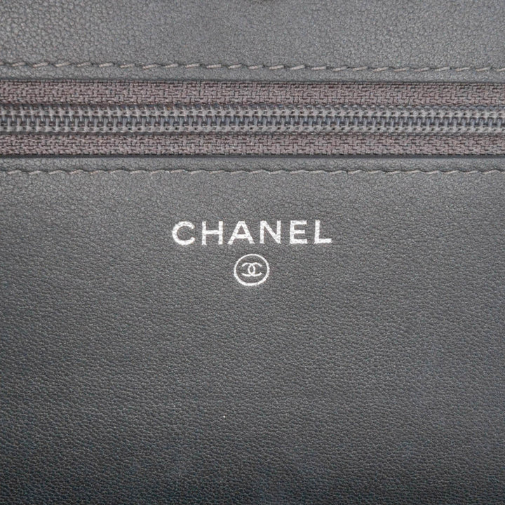 Chanel CC clouté Camellia Wallet on Chain Cuir d'agneau
