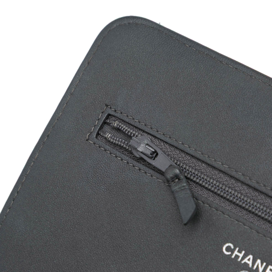 Chanel CC clouté Camellia Wallet on Chain Cuir d'agneau