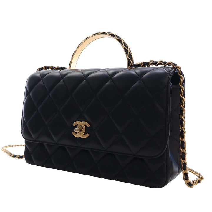 Chanel CC Matelassé Cuir d’agneau Metal Twist anse supérieure à rabat