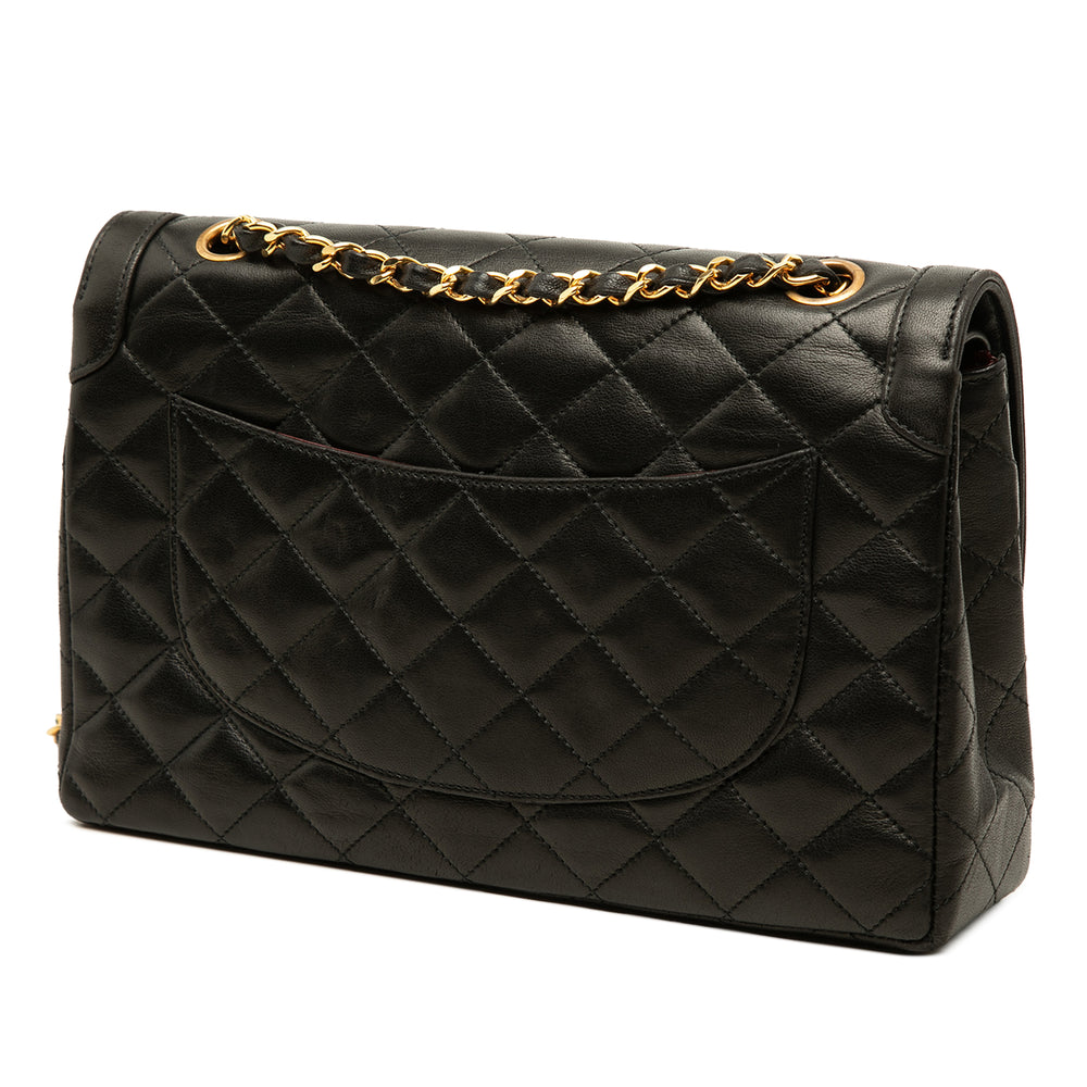 Chanel Édition limitée Paris CC Matelassé Double rabat Moyen Cuir d'agneau Noir – vue 2 – GABY PARIS