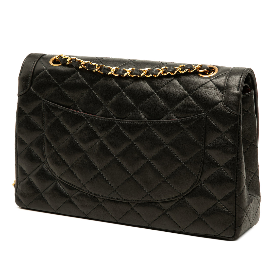 Chanel Édition limitée Paris CC Matelassé Double rabat Moyen Cuir d'agneau Noir – vue 2 – GABY PARIS