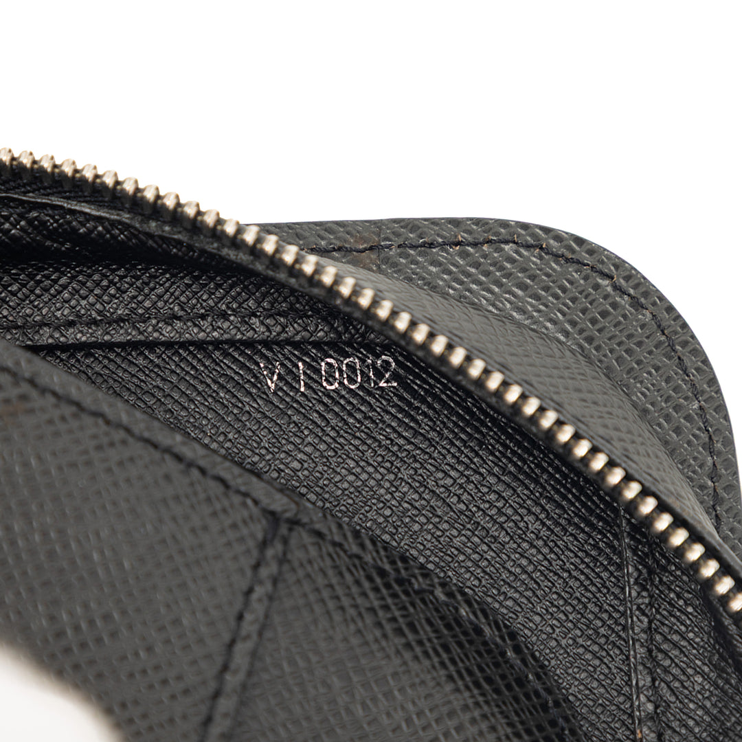 Louis Vuitton Taiga Pochette Baikal