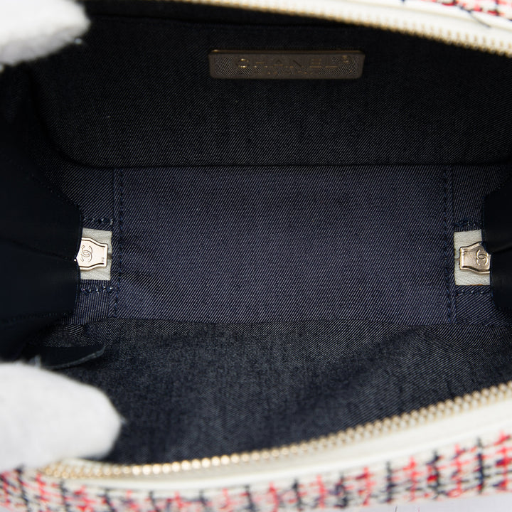 Chanel CC Mania Sac caméra Tweed Rouge – vue 4 – GABY PARIS