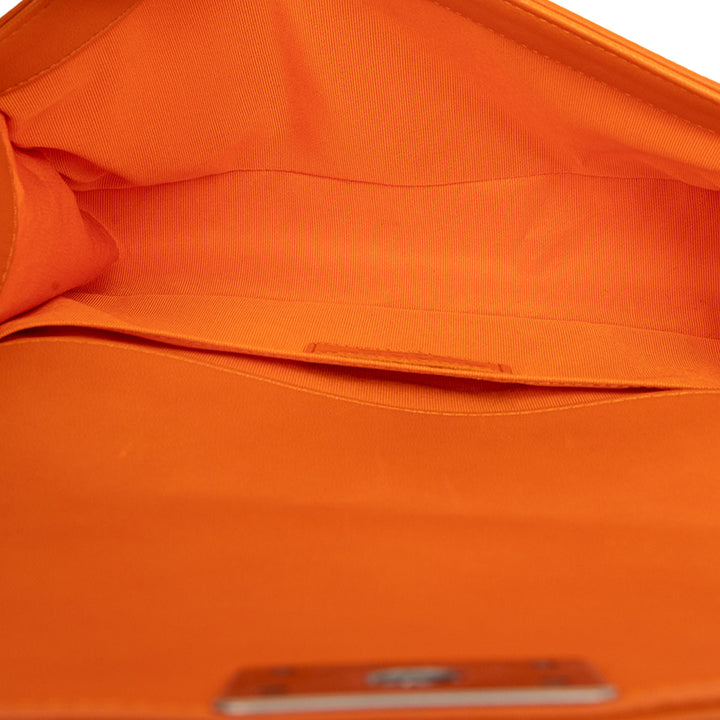 Chanel Sac bandoulière Matelassé Boy à rabat Moyen Cuir d'agneau Orange – vue 4 – GABY PARIS