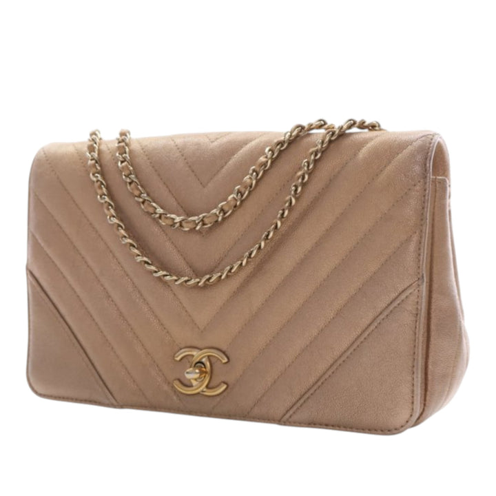Chanel Chevron Irisé Statement à rabat Moyen Cuir caviar