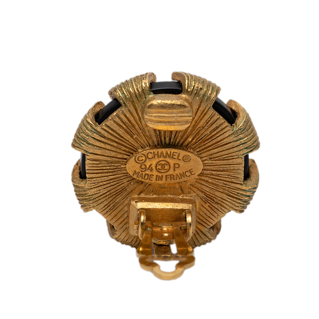 Chanel CC plaqué et Resin Rond À clip Boucles d'oreilles Métal