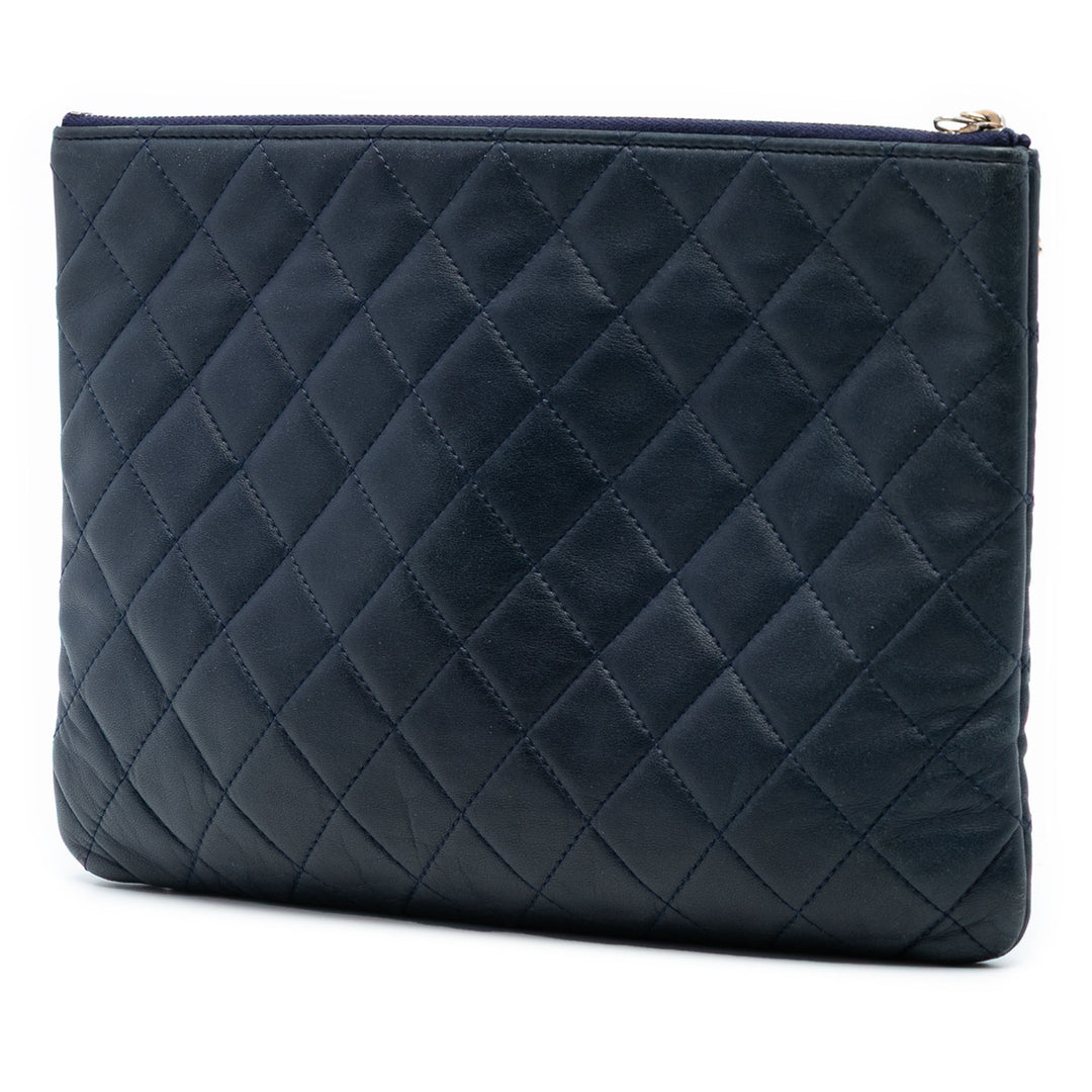 Chanel Medium Matelassé Cuir d’agneau Casino Beauty O Étui Pochette