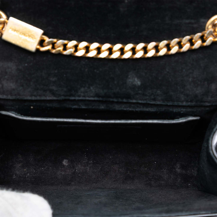 Saint Laurent Small Matelassé Cuir verni Monogram Kate Pompon Sac porté croisé