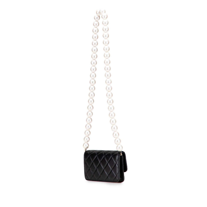 Chanel Quilted Cuir de veau Maxi Pearls Pochette With Chain Noir – GABY PARIS Authentique