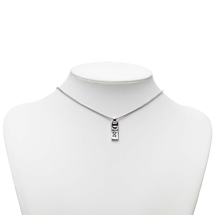 Dior Palladium plaqué Émail Logo Plaque Pendant Collier